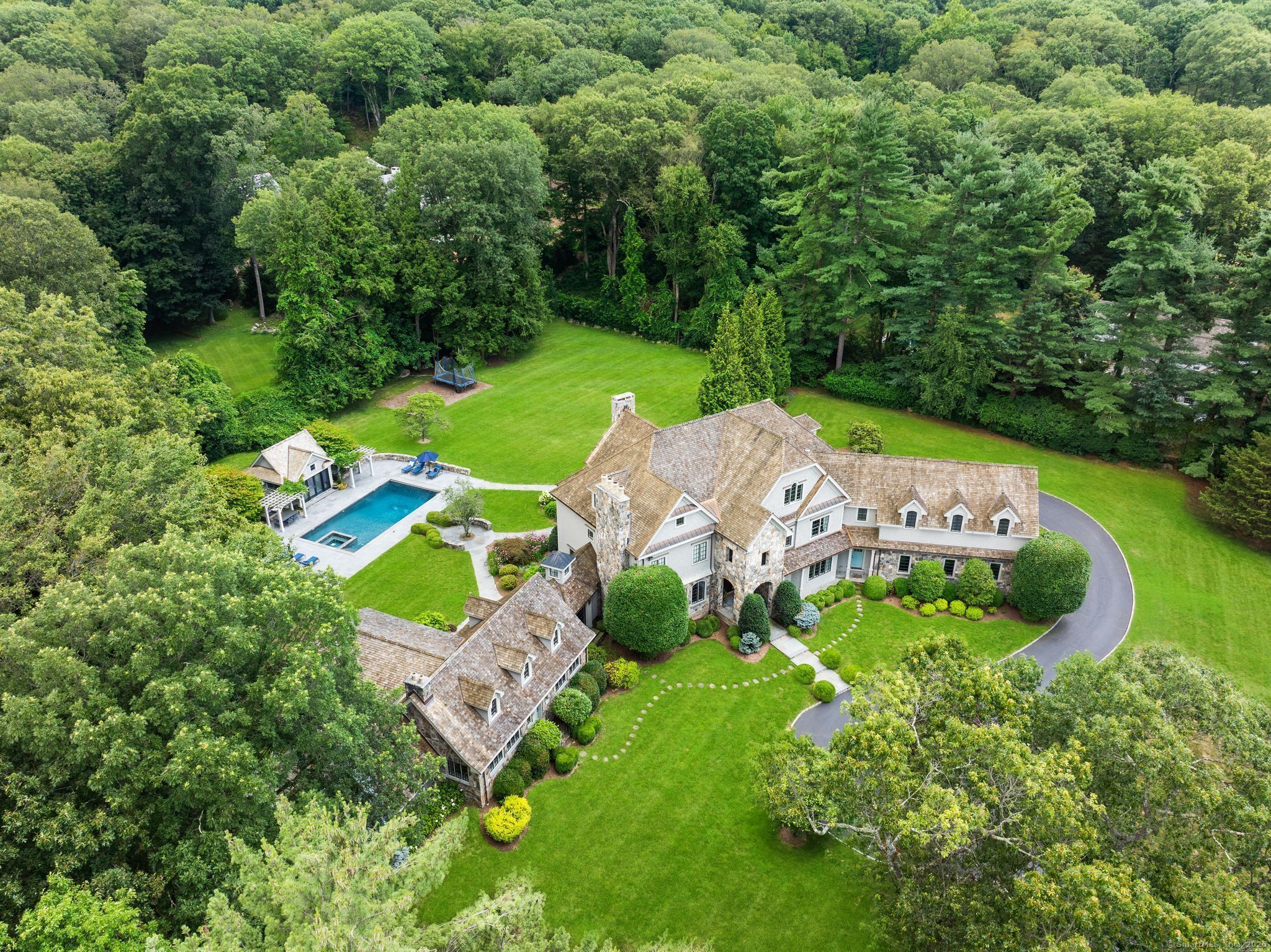 Property Photo:  9 Greenbrier Road  CT 06880 