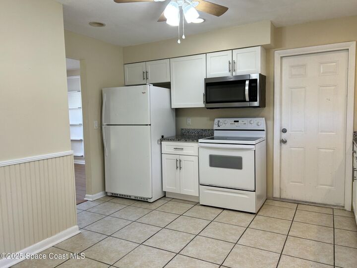 Property Photo:  925 Penny Drive  FL 32780 
