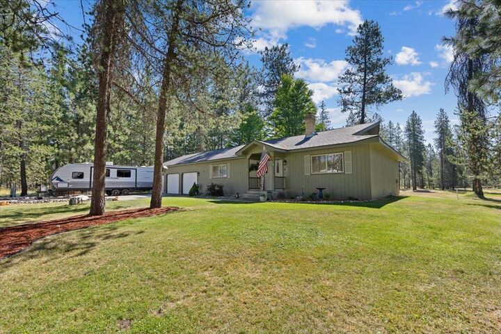 Property Photo: 207 Eagle Dr WA 99109