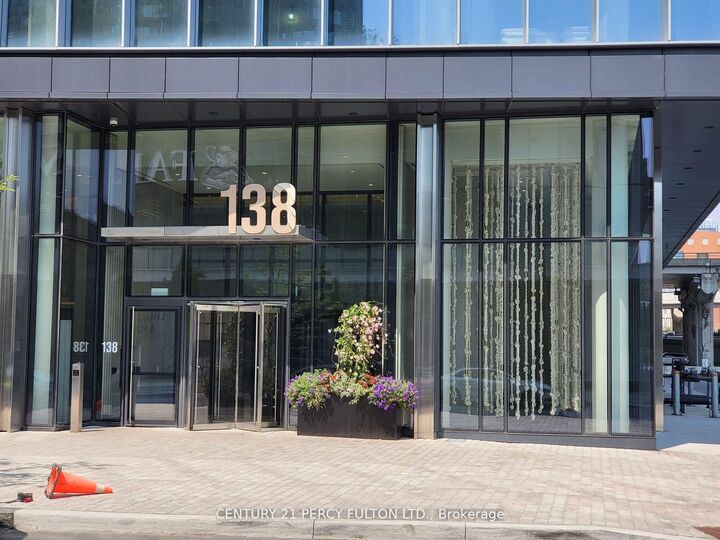 Property Photo:  138 Downes Street 5310  ON M5E 0E4 