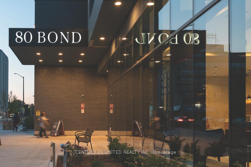 Property Photo:  80 Bond Street E 308  ON L1G 0E6 