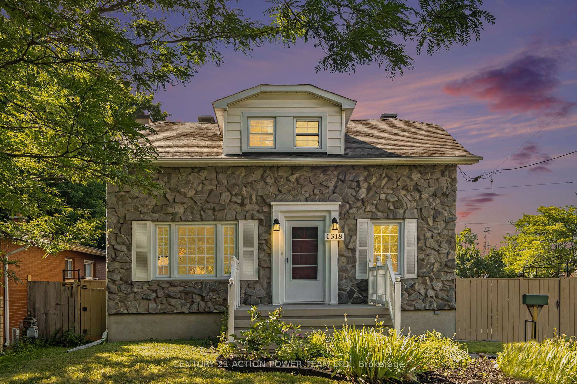 1318 Brookline Avenue  Hunt Club - South Keys and Area ON K1V 6S3 photo