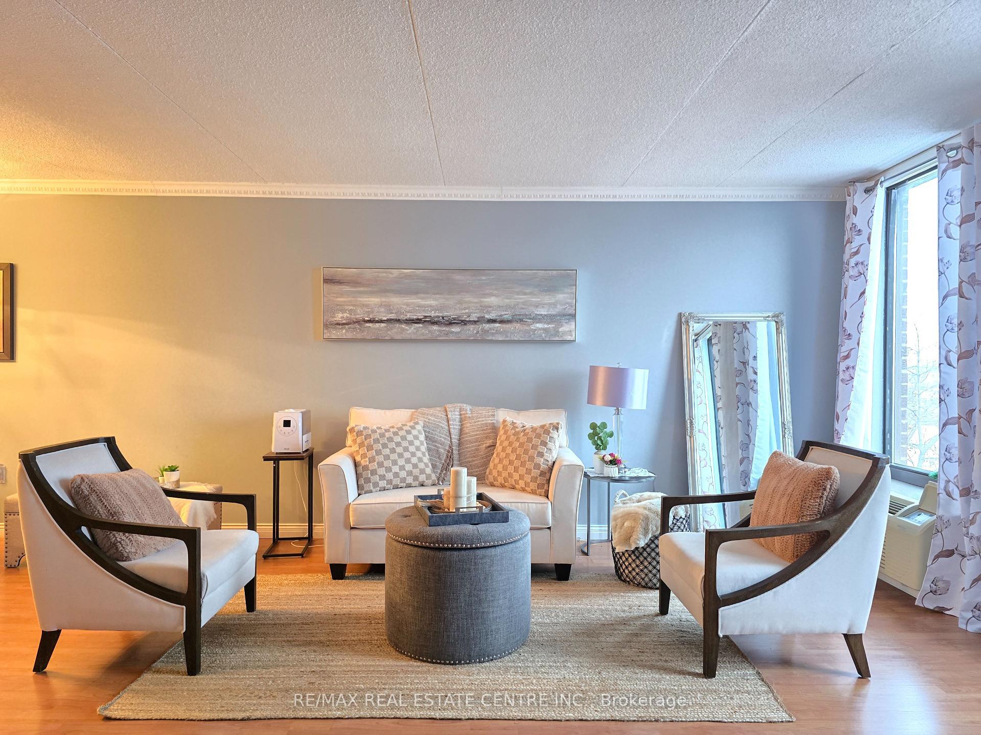 Photo de la propriété: 1540 Pickering Parkway 609 ON L1V 3V9