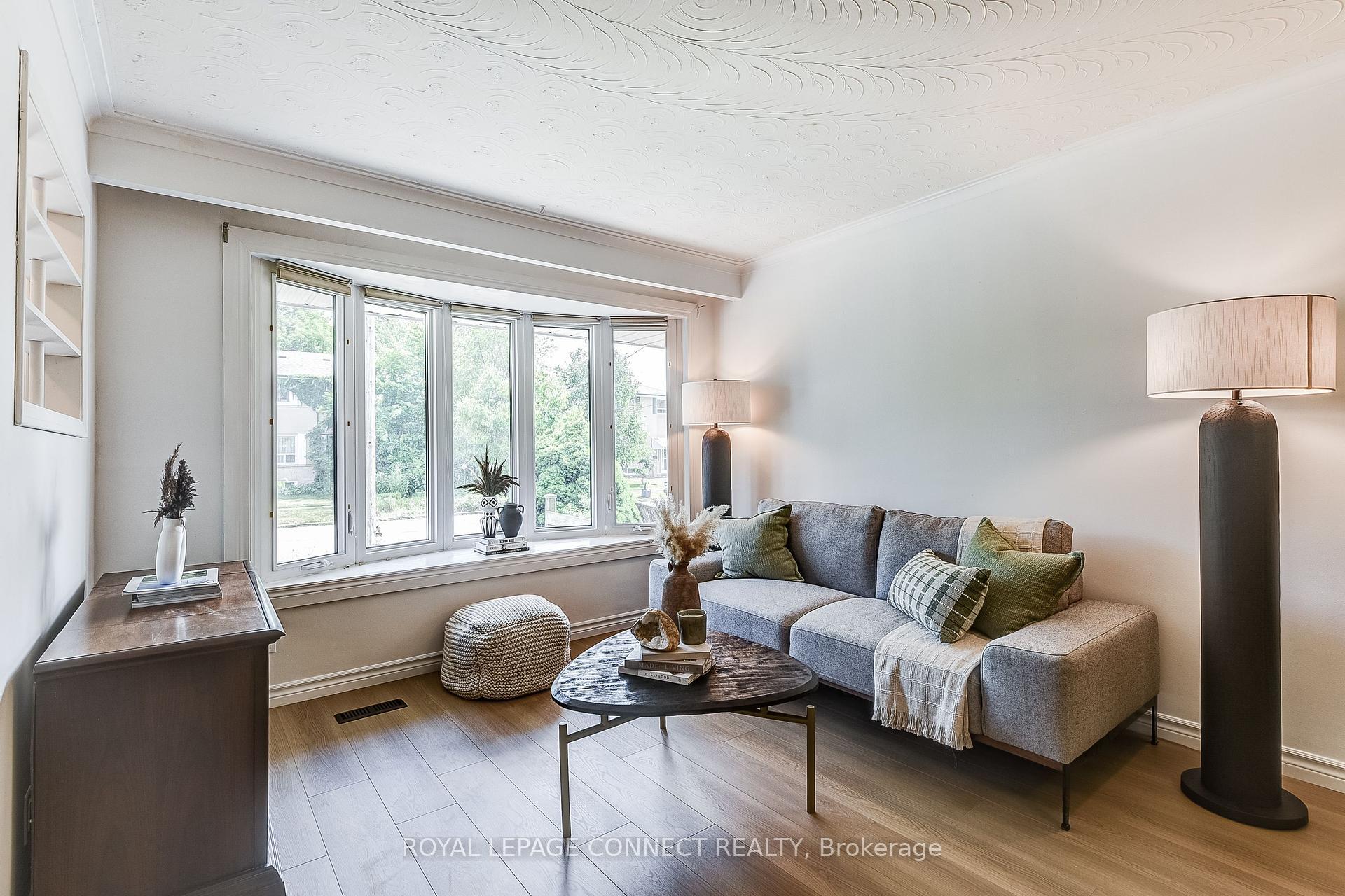 Property Photo:  53 Glory Crescent  ON M1E 2B9 