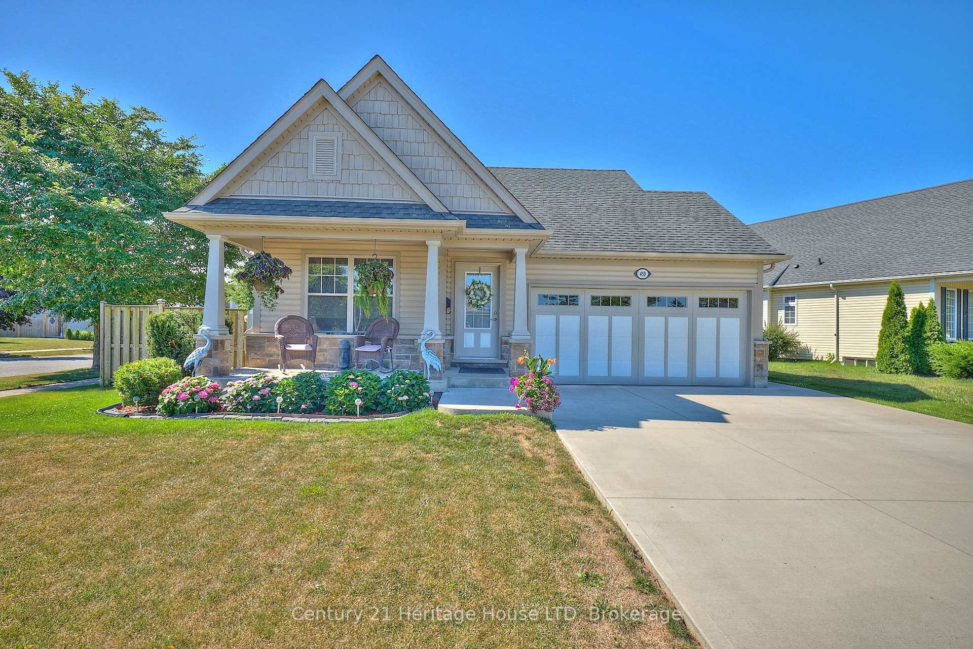 Photo de la propriété: 450 Classic Avenue ON L3B 0A4