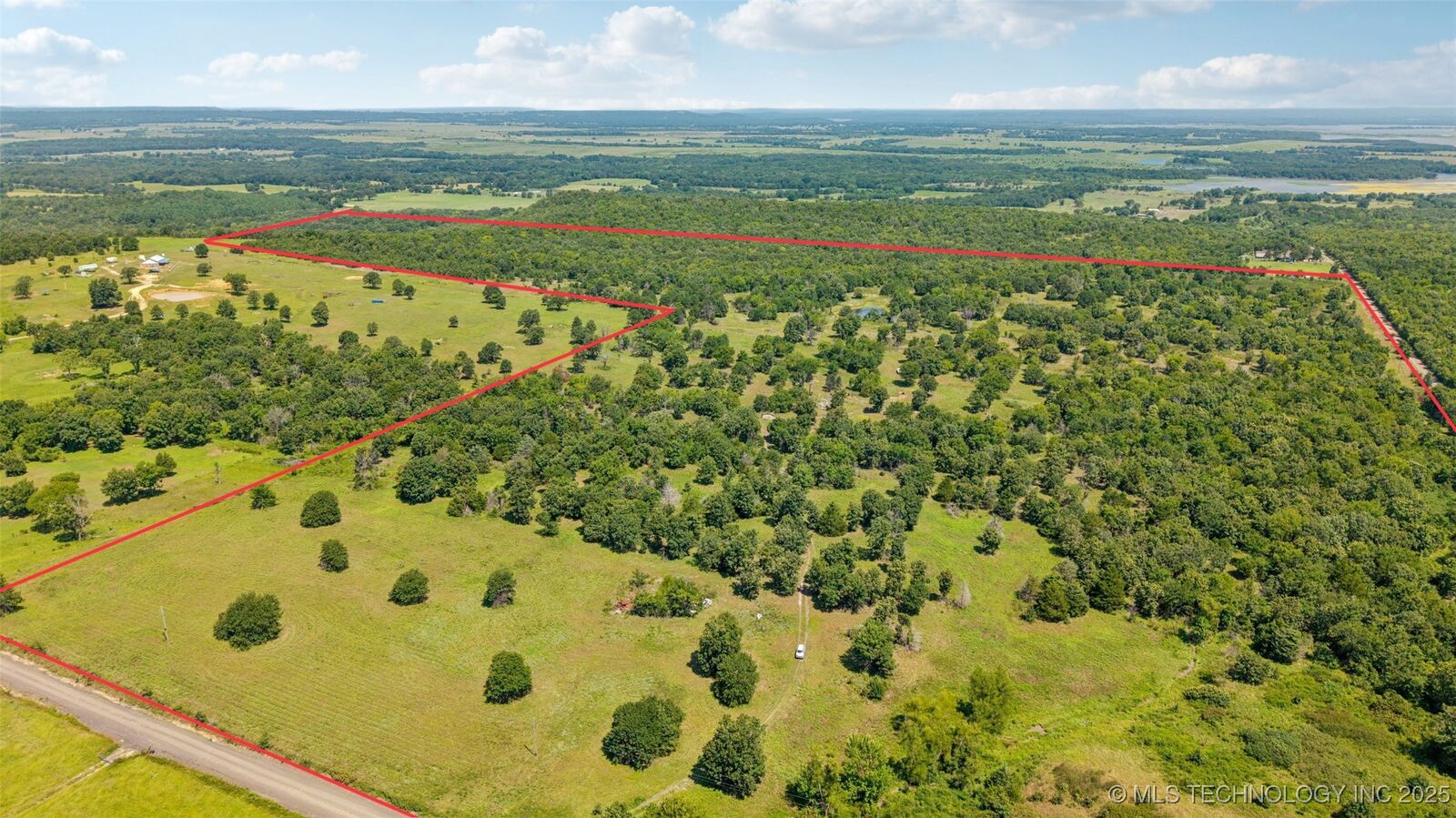 Property Photo:  E County Road 1170  OK 74941 