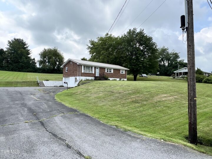 Property Photo: 3999 Weaver Pike TN 37618