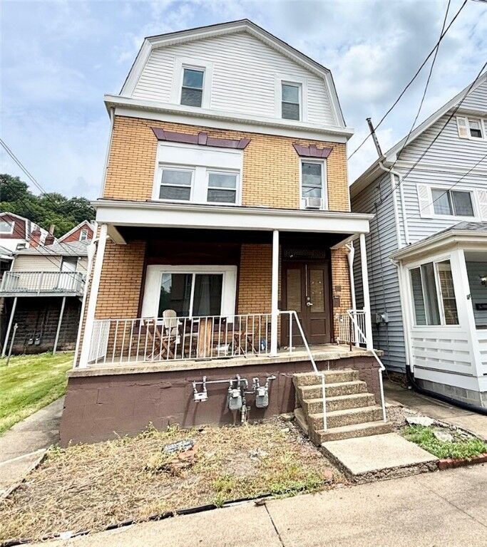 Property Photo: 352 2nd St 3 PA 15140