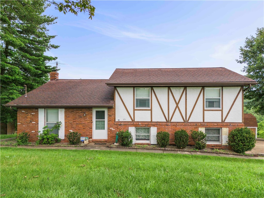 Property Photo: 851 Mounts Rd PA 15301