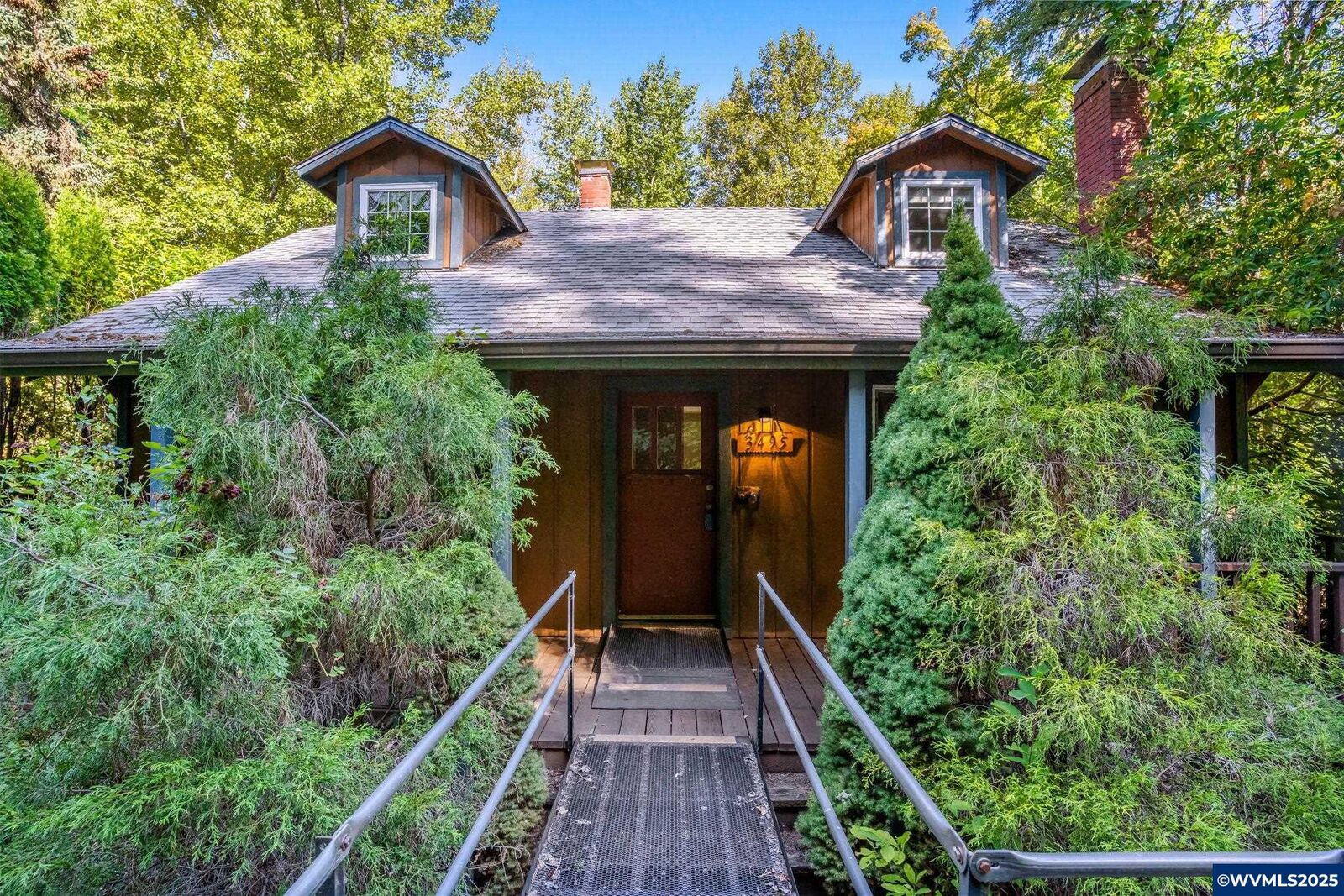 Property Photo:  3495 River Rd S  OR 97302 