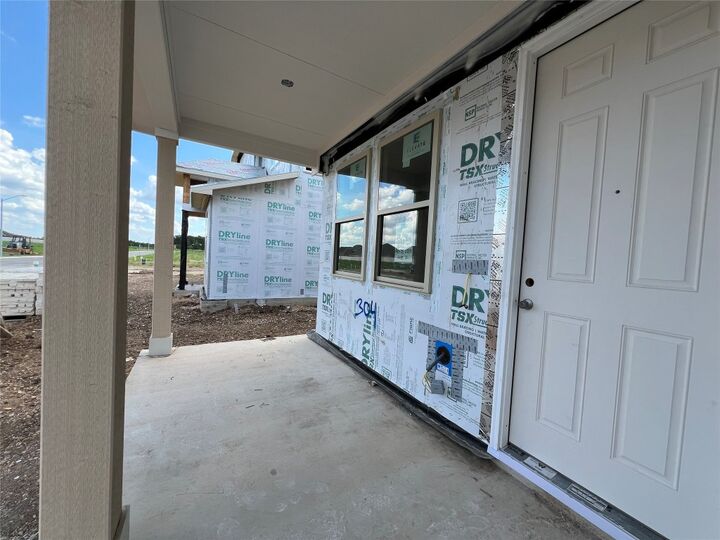 Property Photo:  304 Willow Heights Drive  TX 78634 