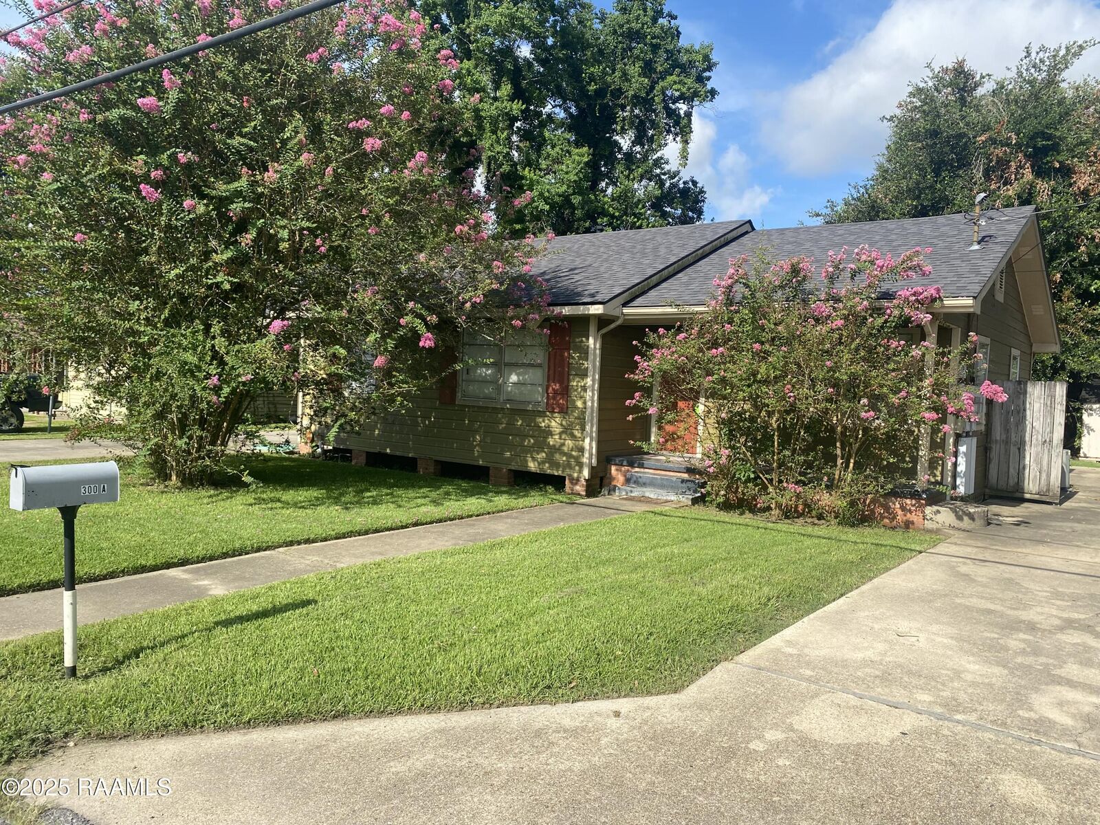 Property Photo: 300 Woodrow Street 2 LA 70506