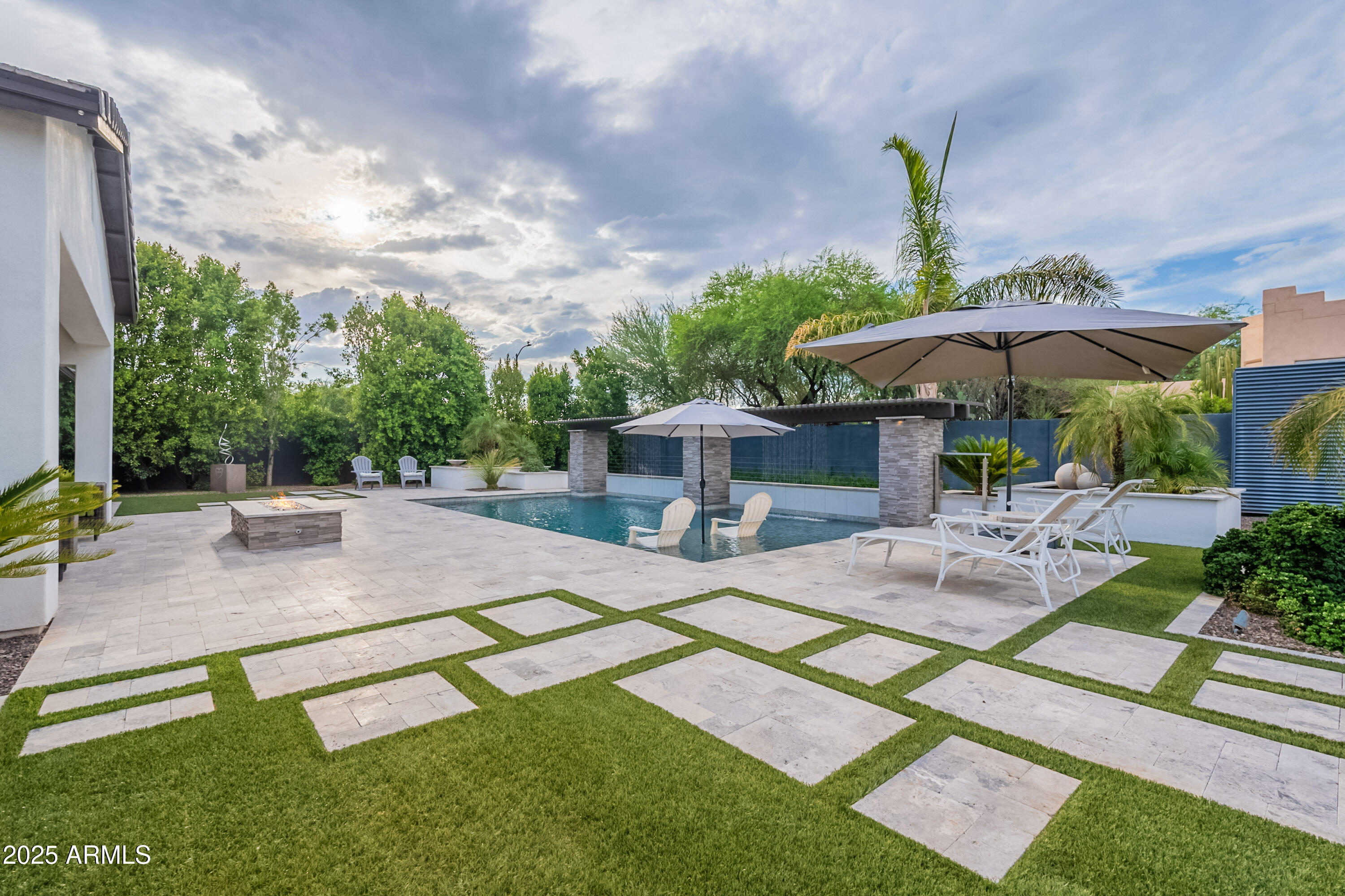 Property Photo: 3720 E Tierra Buena Lane AZ 85032