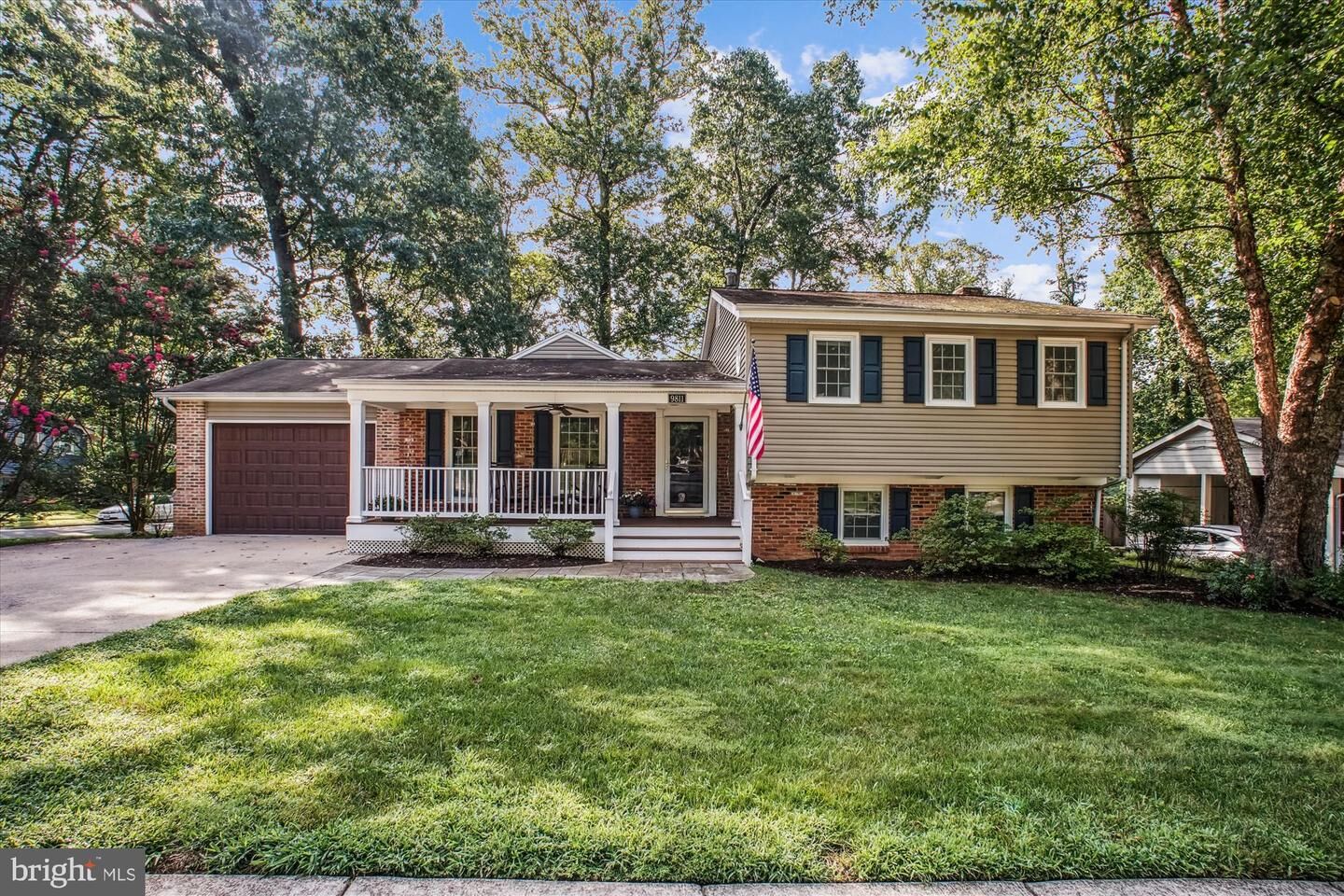 Property Photo: 9811 Hampton Lane VA 22030