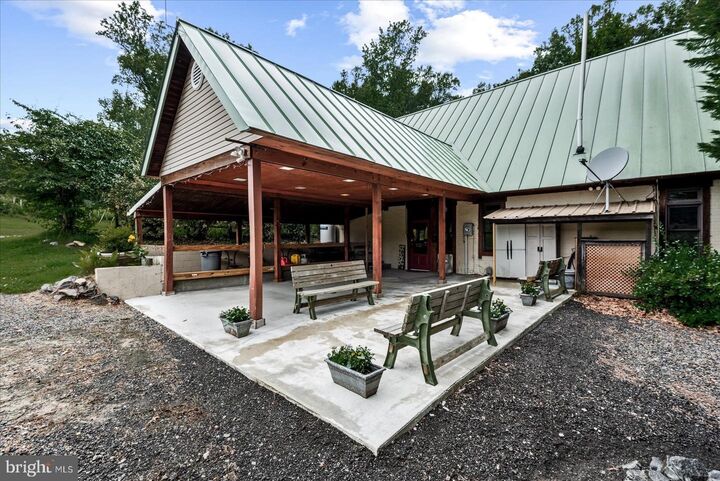 Property Photo: 8215 Oak Crest Drive VA 22485