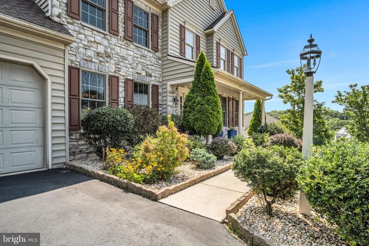 Property Photo: 7030 Kendale Drive PA 17111