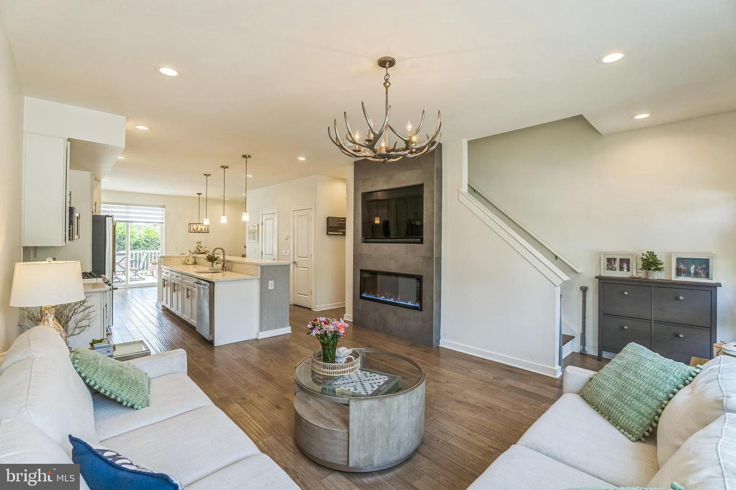 Property Photo:  7354 Ridge Avenue 6  PA 19128 