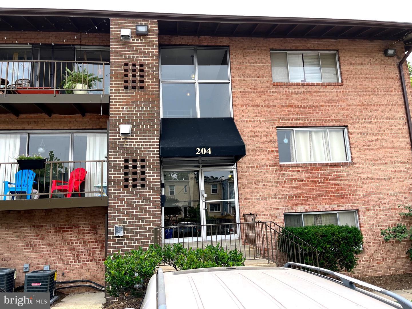 Property Photo: 204 Mason Avenue E 202 VA 22301