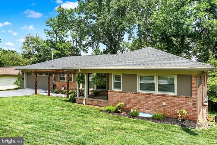 Property Photo:  213 Hillside Drive  PA 17070 