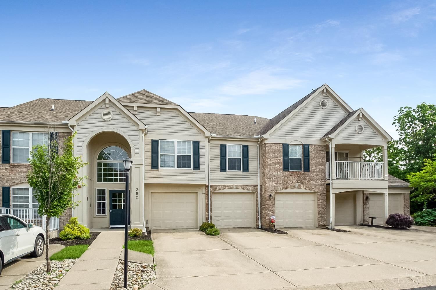 Property Photo: 250 Logsby Place OH 45150