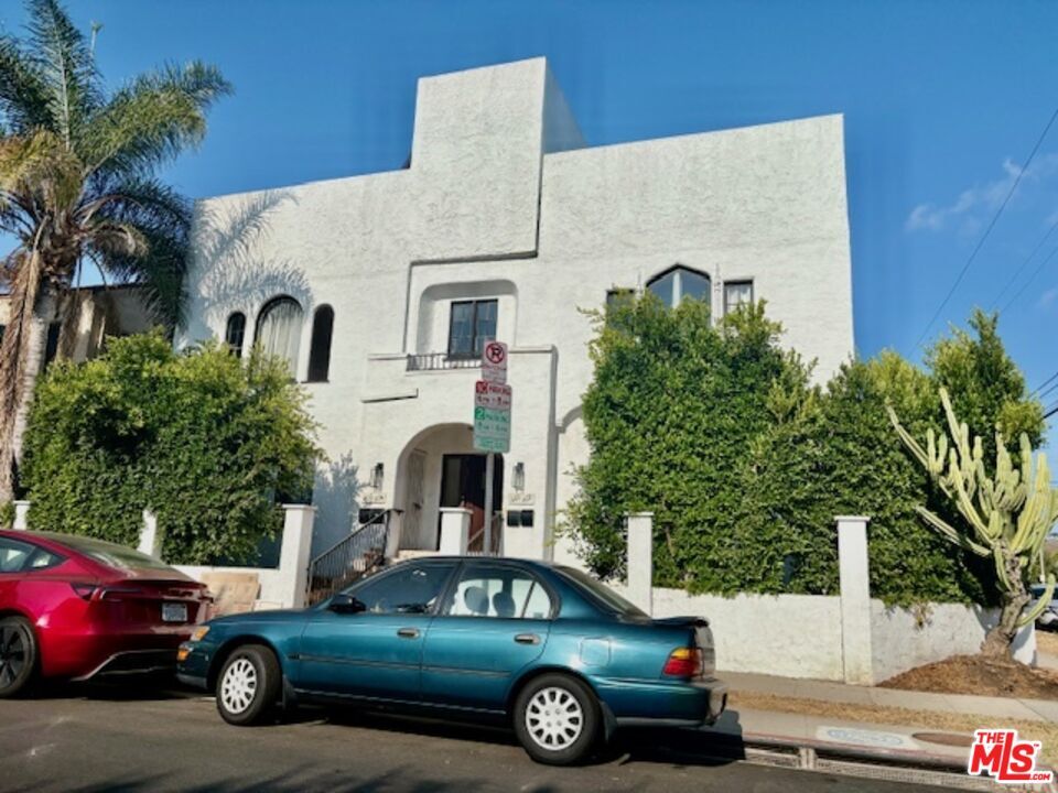 404 N Gardner  Los Angeles CA 90036 photo