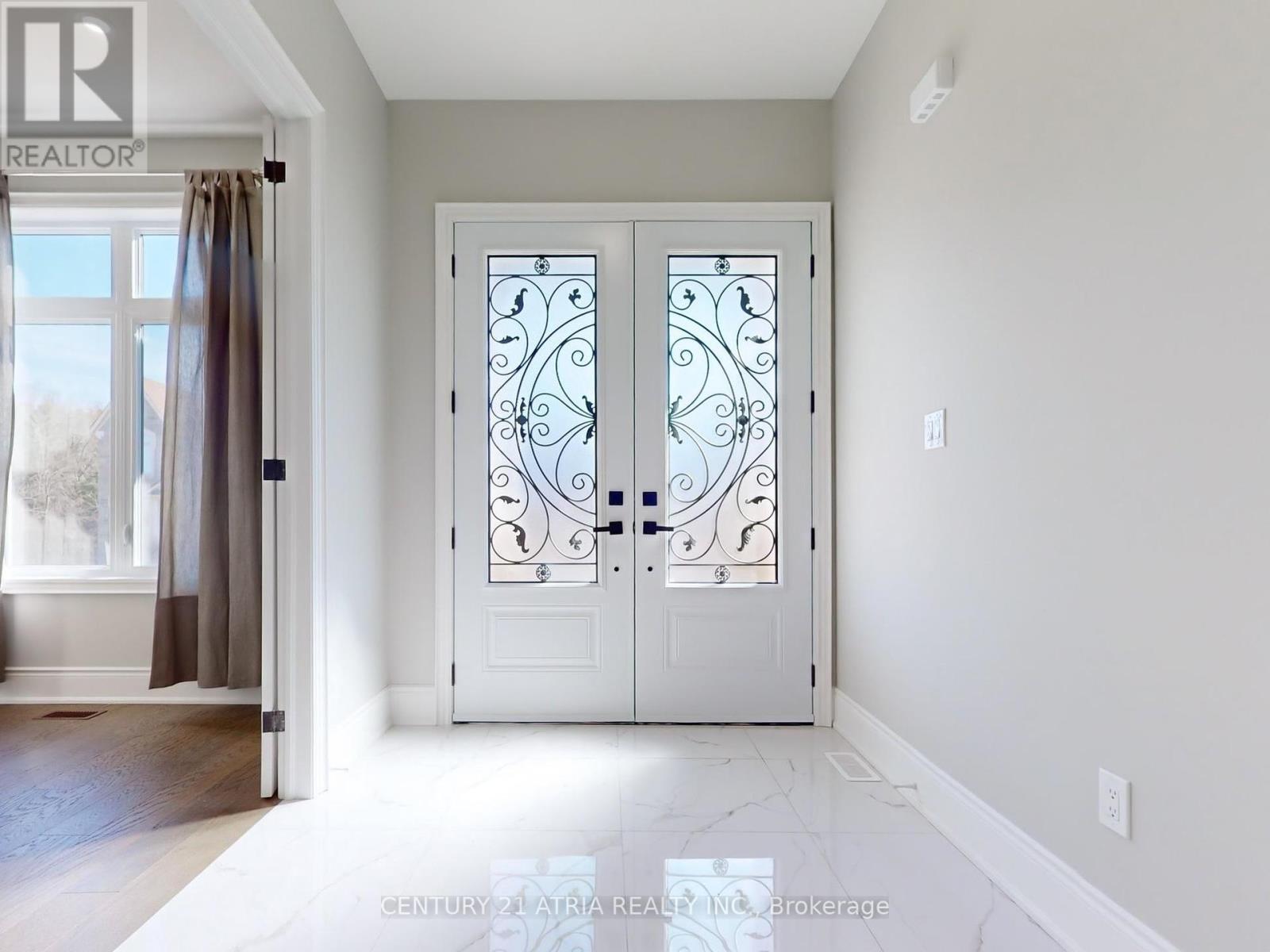 Photo de la propriété: 233 Conklin Crescent ON L4G 0Z4
