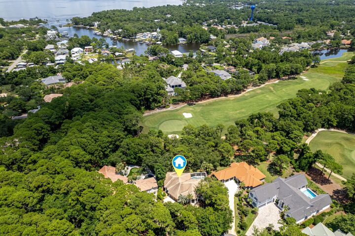 Property Photo: 2926 Sand Pine Road FL 32550