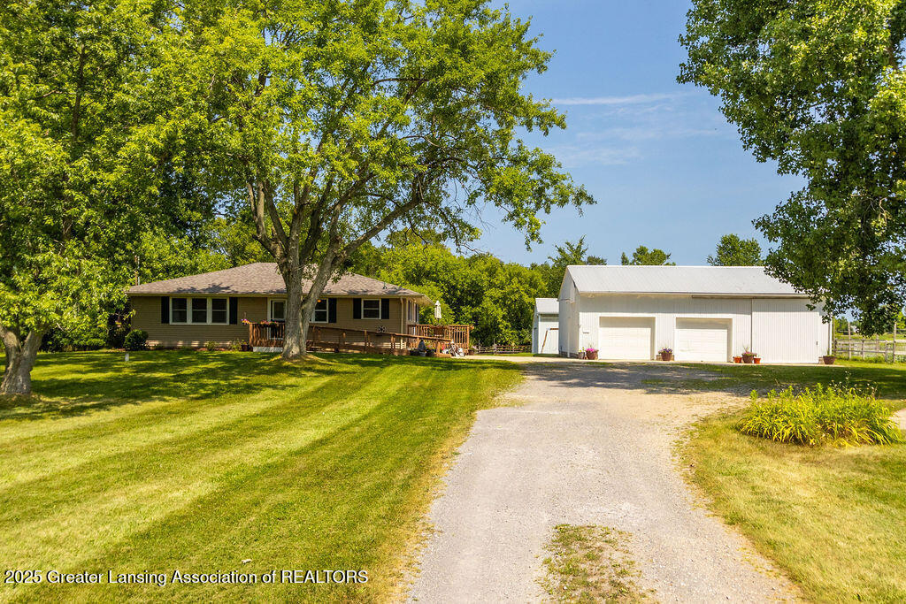 Property Photo:  2865 Sherwood Road  MI 48895 