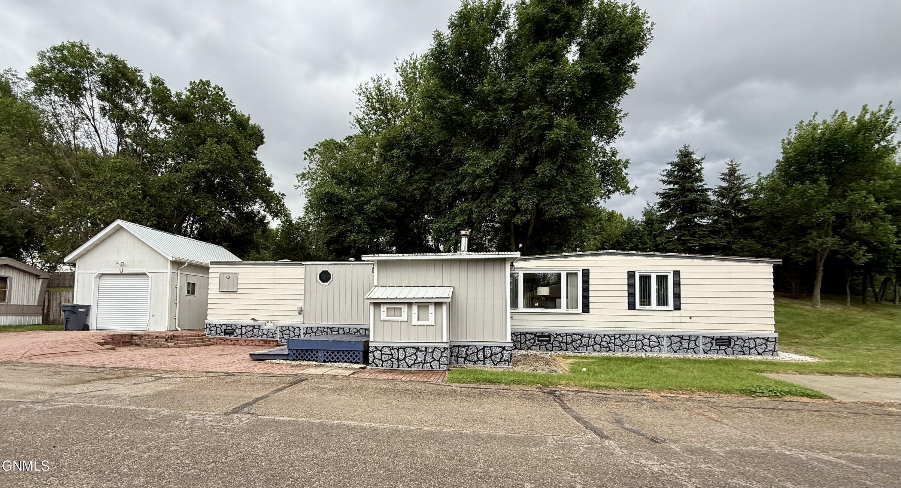 Property Photo: 4005 North 19th Street 501 ND 58503