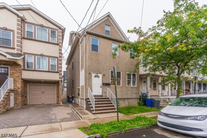 708 S Park St  Elizabeth City NJ 07201 photo