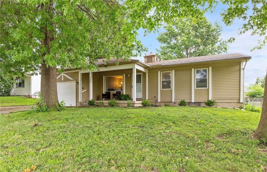 Property Photo:  1305 Swope Drive  MO 64056 