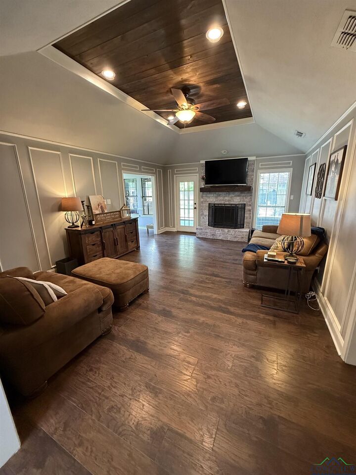 Property Photo:  3207 McDonald Rd  TX 75701 