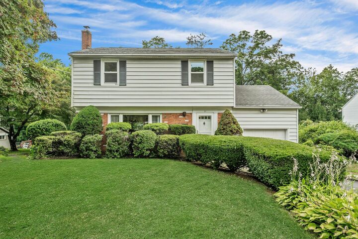 21 Pamela Lane  Valhalla NY 10595 photo