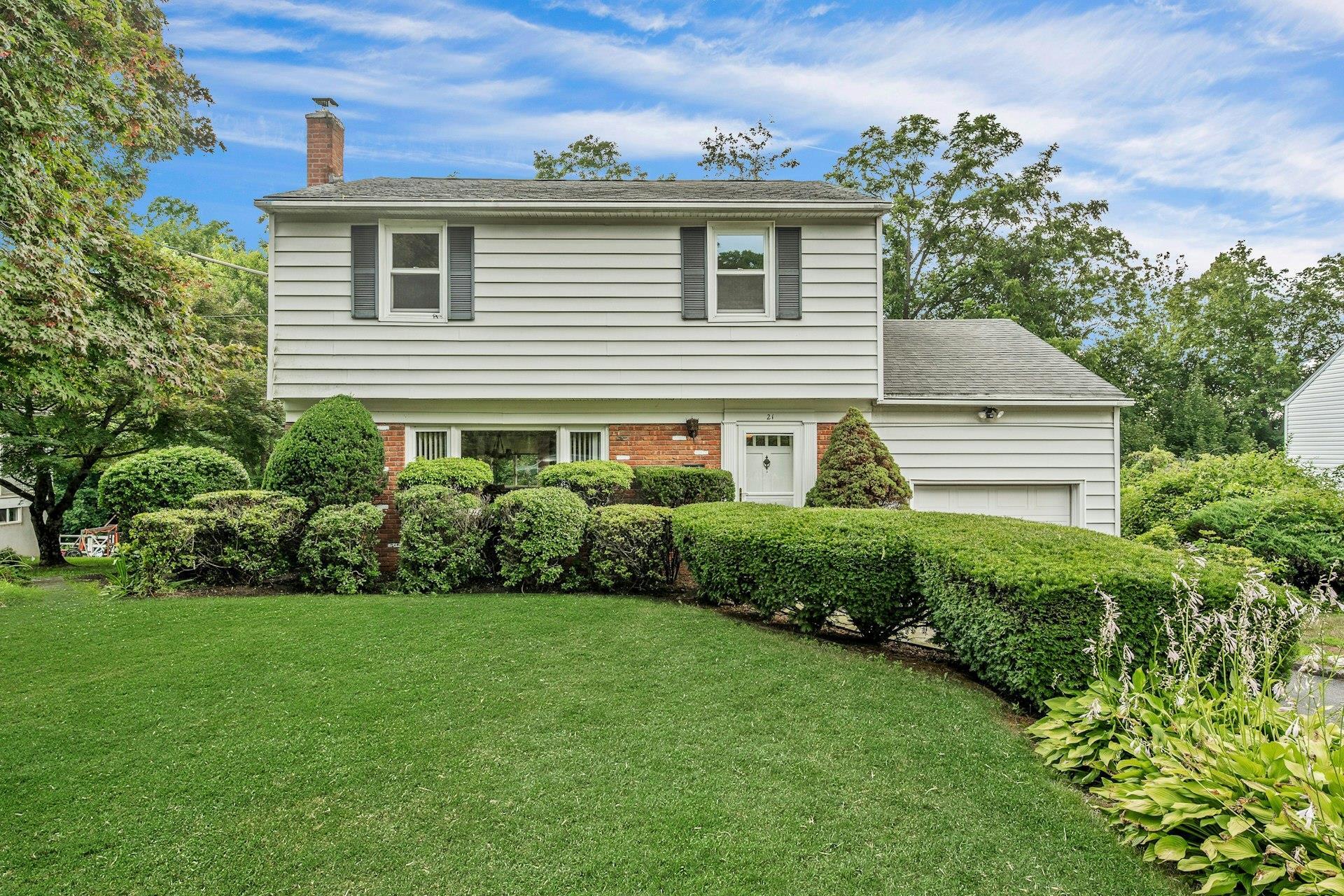 Property Photo:  21 Pamela Lane  NY 10595 
