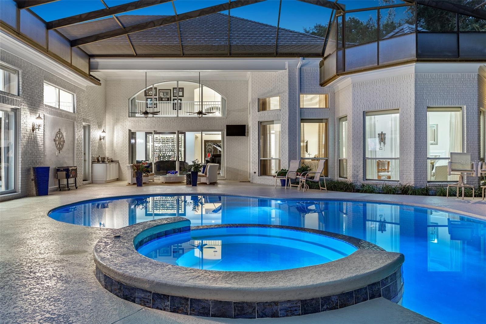 Property Photo: 15612 Cochester Road FL 33647