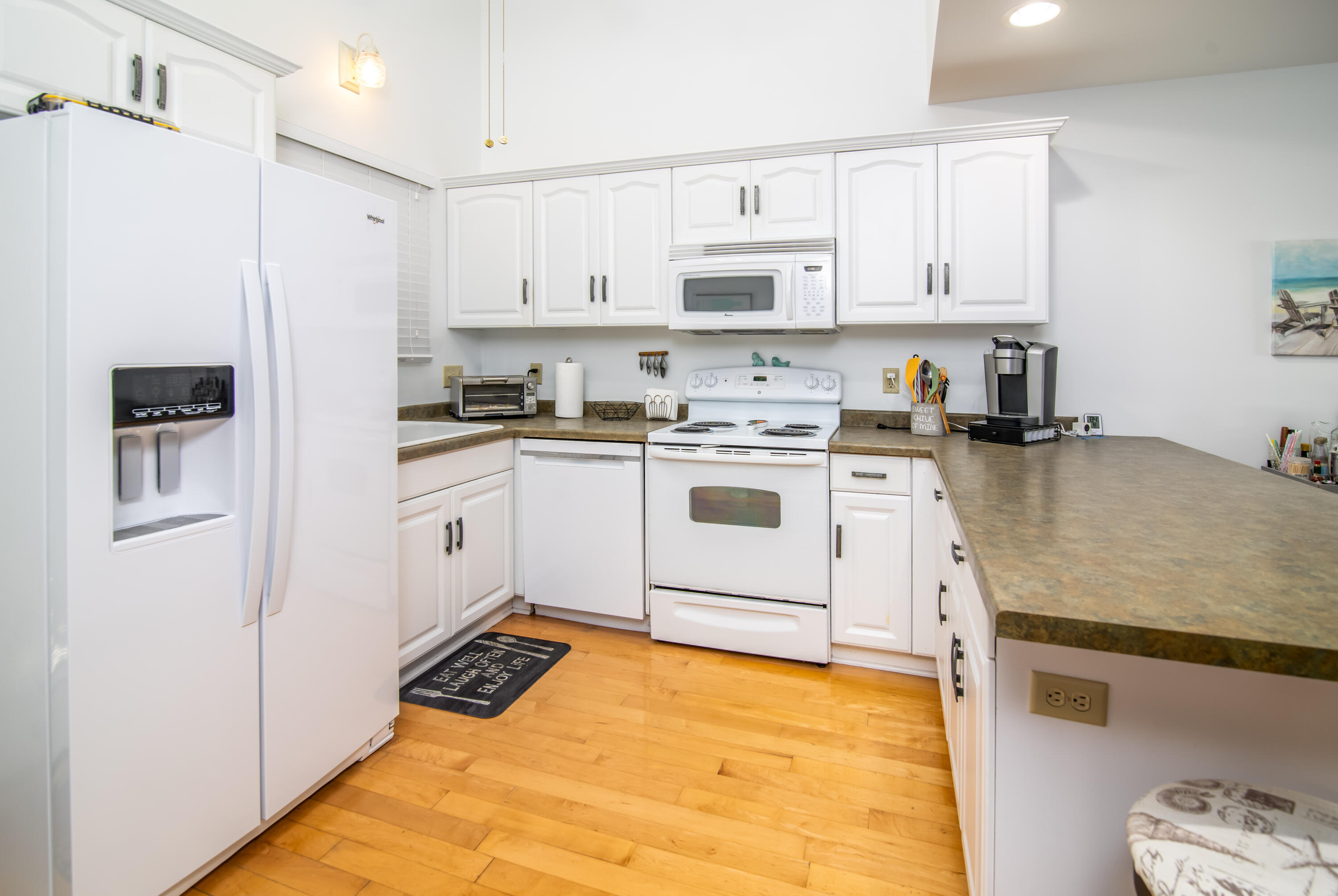 Property Photo: 727 E Lakeview Rd 4 WI 53034