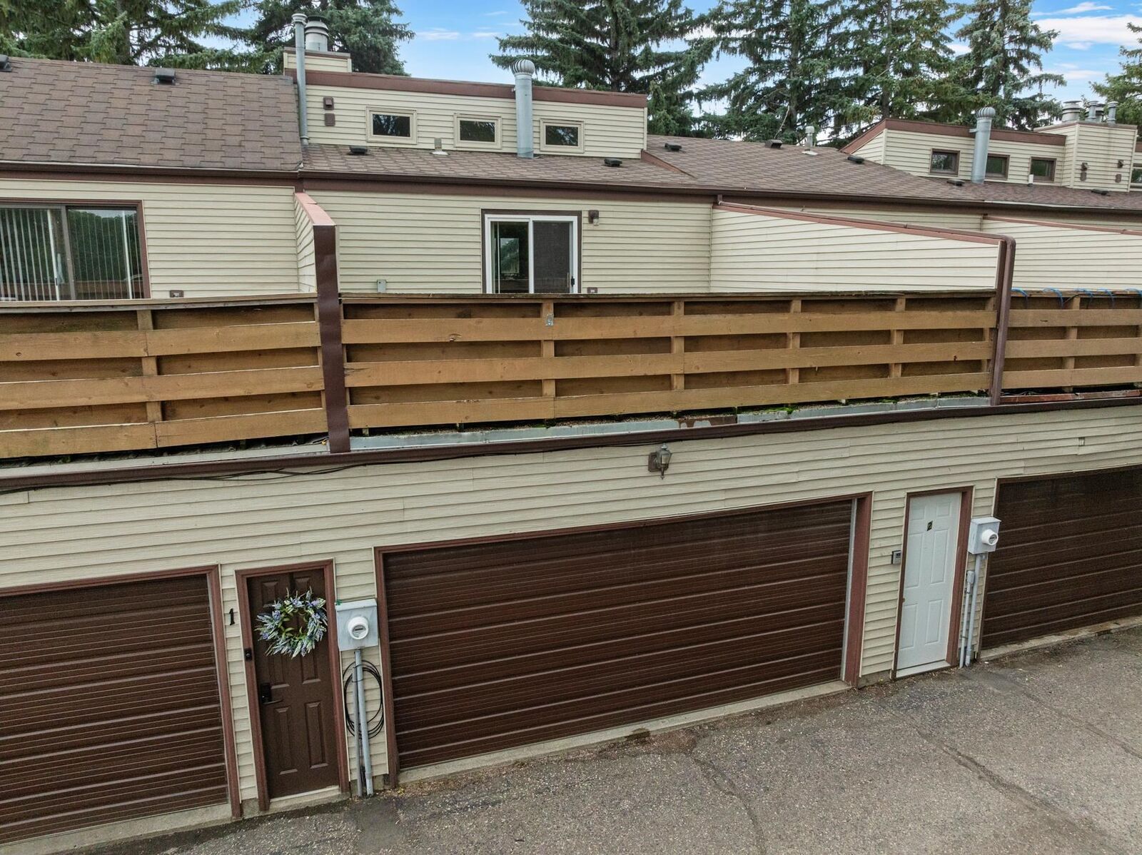 Property Photo:  1808 SW Main St  Unit 2  ND 58701 