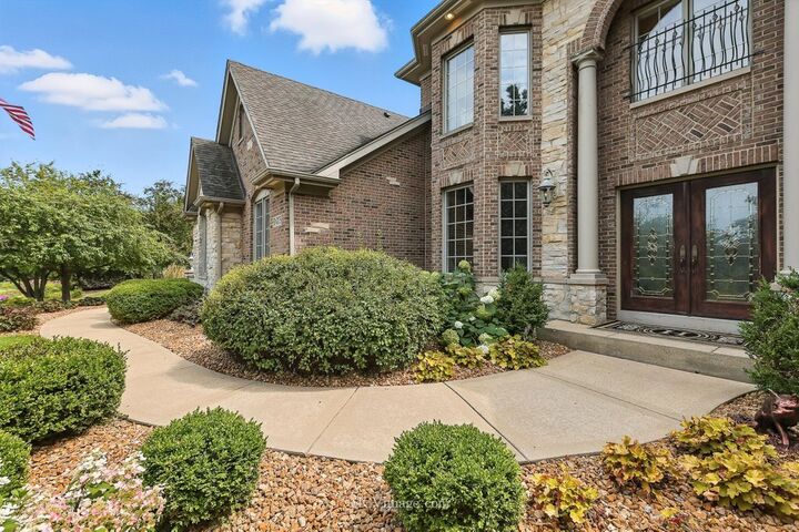 Property Photo:  5N175 Oak Hill Drive  IL 60175 