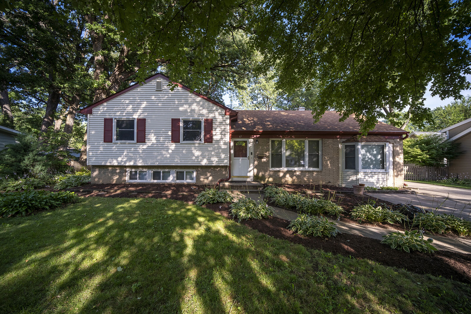 Property Photo: 47 Briarcliff Road IL 60538