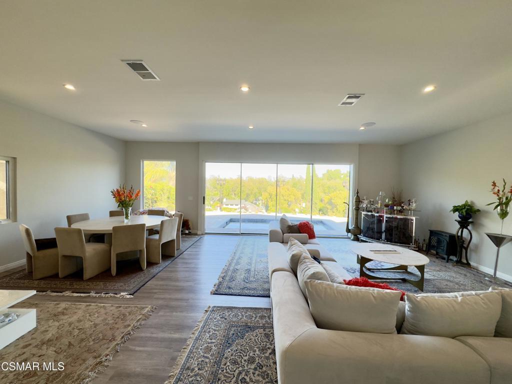 Property Photo:  4148 Camino De La Cumbre  CA 91423 