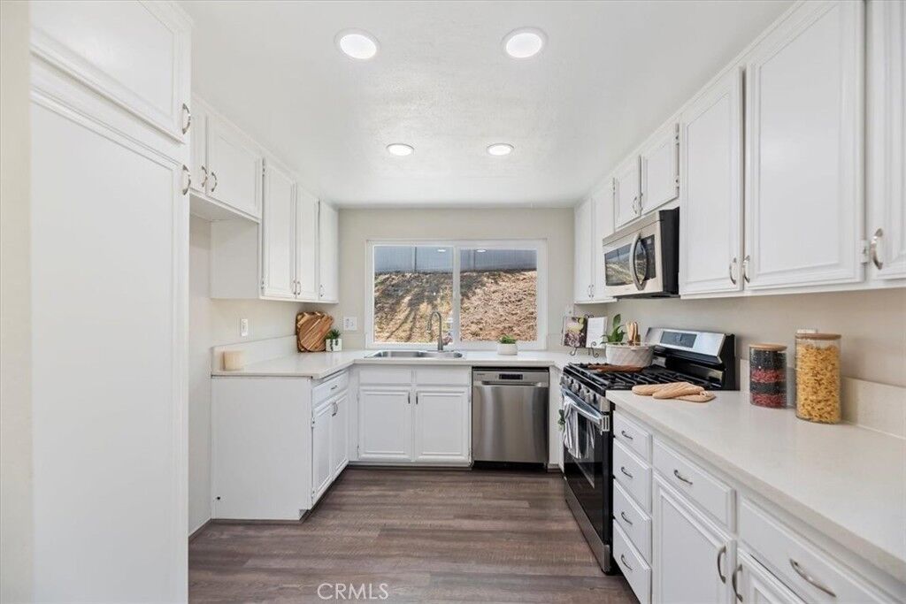 Property Photo:  1326 Rosehill Drive  CA 92507 
