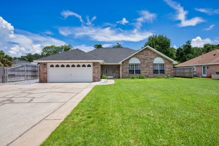 Property Photo: 303 Patricia Lane FL 32547