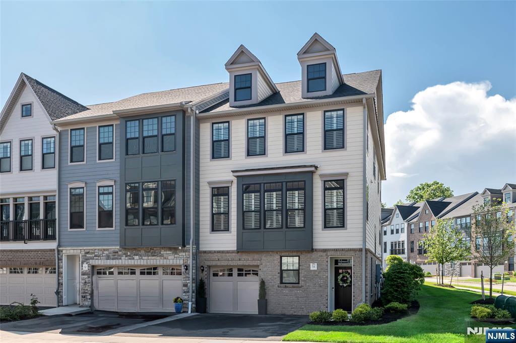 Property Photo:  54 Cinnamon Drive  NJ 07458 
