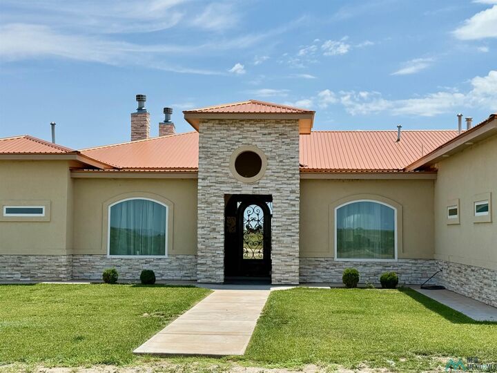 Property Photo:  906 E 8th Street  NM 88253 