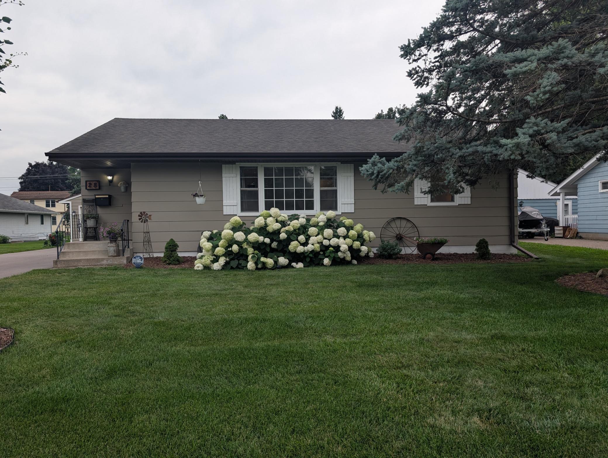 Property Photo: 28 Spruce Street MN 55024