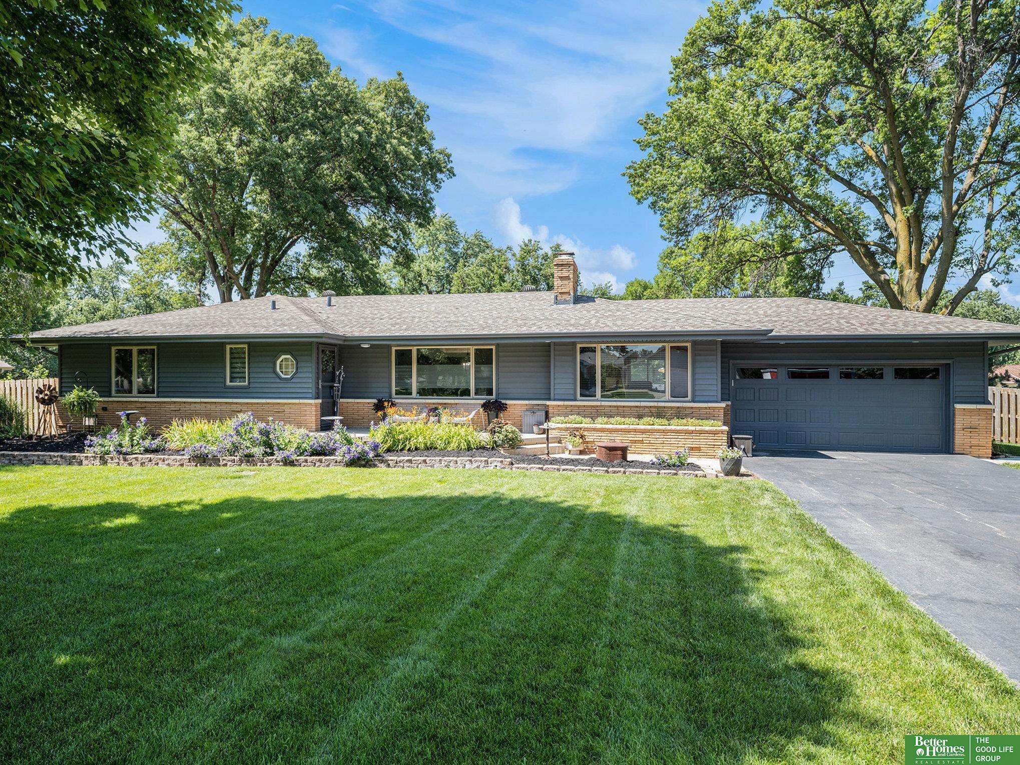 Property Photo: 11418 Pierce Street NE 68144