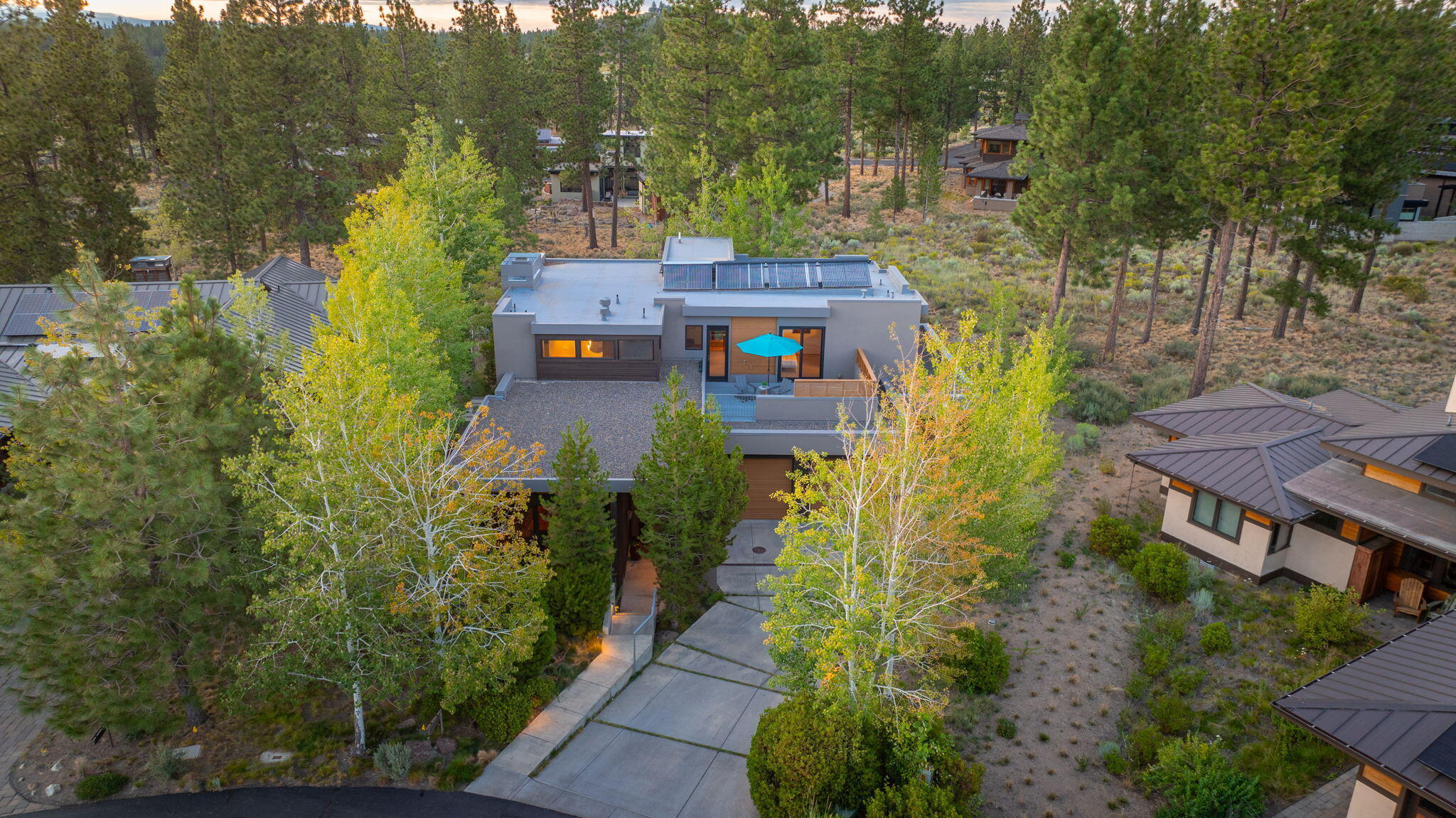 Property Photo: 19019 Squirreltail Loop OR 97703