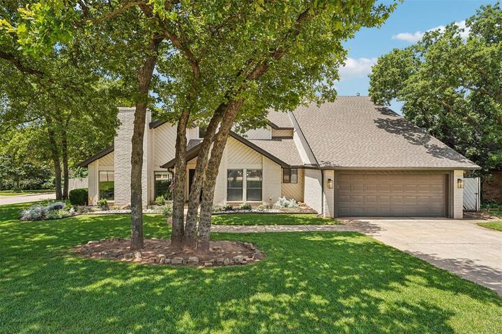 Property Photo: 2101 Brookview Lane OK 73034