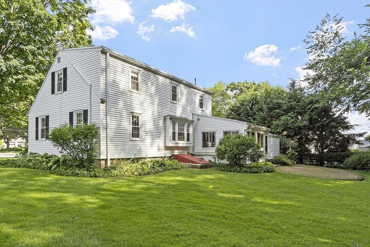 Property Photo:  22 Lincoln Circle West  MA 01810 