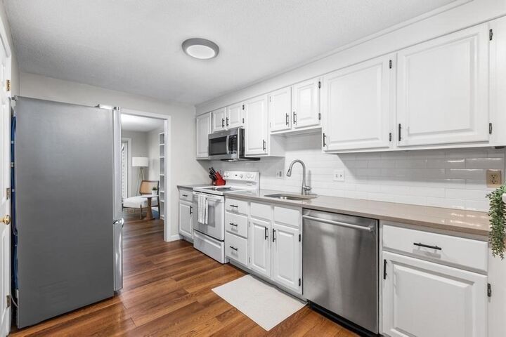 Property Photo:  208 Brickett Hill Cir 208  MA 01830 